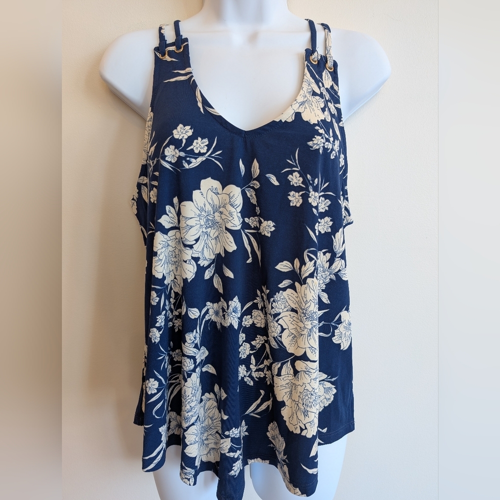 Modern Attraction Navy Floral Tank Top V-Neck Strappy Back Size M - Picture 2 of 6